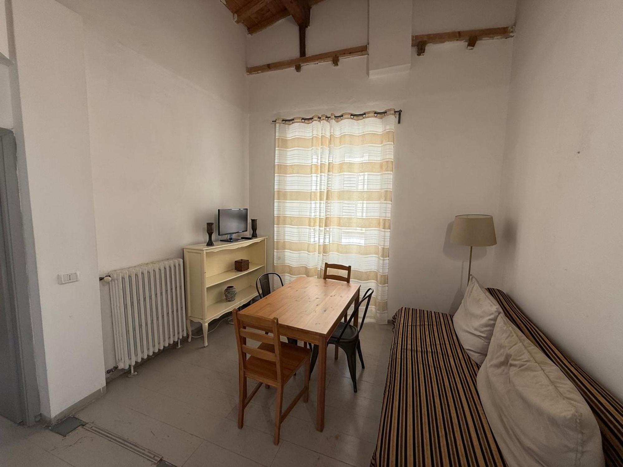 Three Bedroom In Center * Florencia